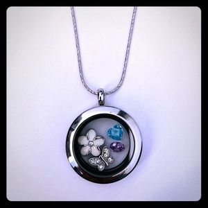 💎NEW💎 Origami Owl Locket and charms